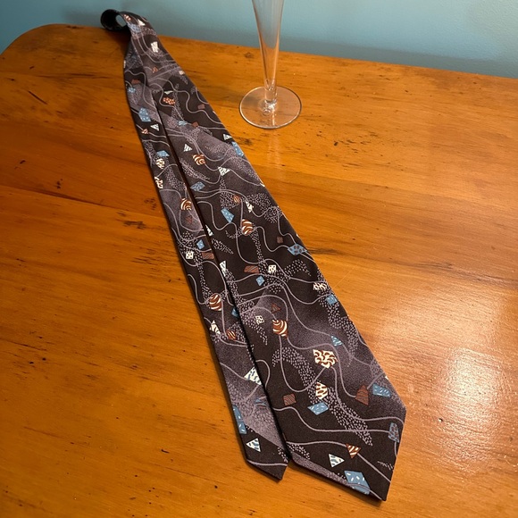 Nino Cerruti Silk Crepe Necktie - Geometric - Picture 2 of 15